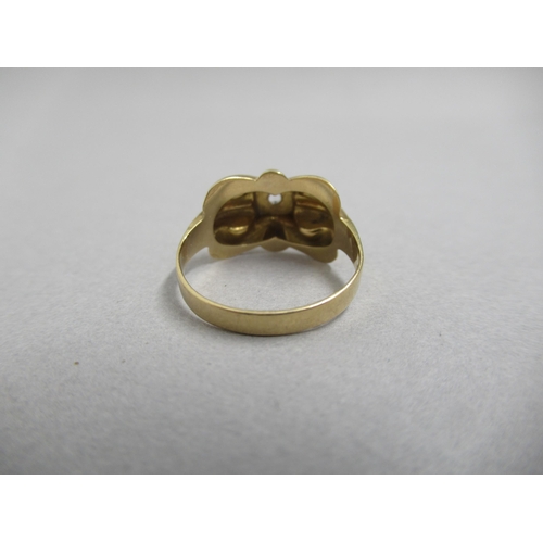 42 - An 18ct yellow gold hallmarked diamond ring, size L/M, approx 2.2 grams