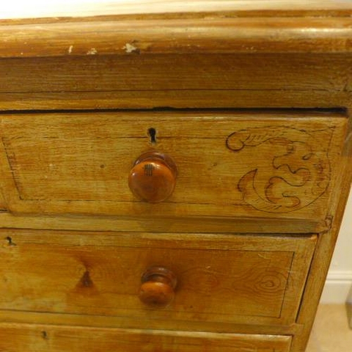 508 - A Victorian five drawer pine chest of drawers with original grained finish - Height 107cm x 92cm x 4... 