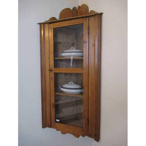 534 - A hanging pine corner display cabinet - Height 140cm