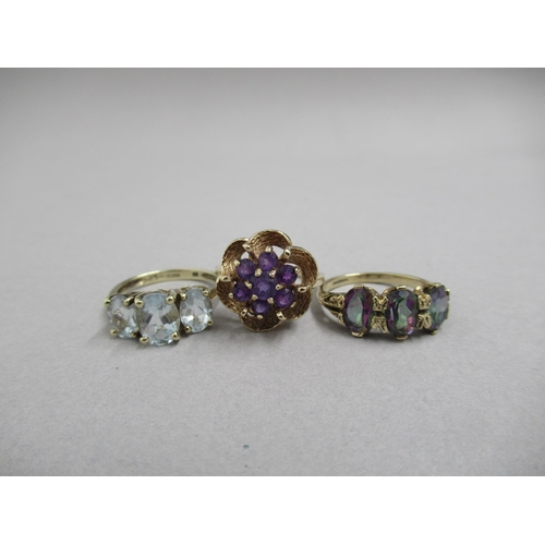 66 - A 9ct yellow gold (hallmarked) and rainbow quartz ring size N - approx weight 2.9 grams - a 9ct yell... 