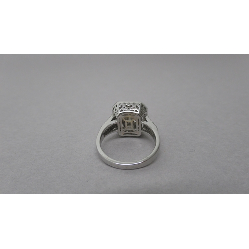 79 - An Art Deco style quality 18ct white gold ring with diamond shoulders - approx 2ct of diamonds, all ... 