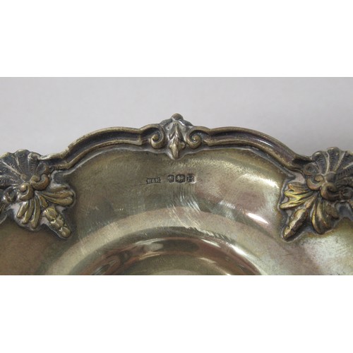 319 - Three silver bonbon dishes - 5cm x 9cm - Walker & Hall - Sheffield 1959 - total weight approx 4.9 tr... 