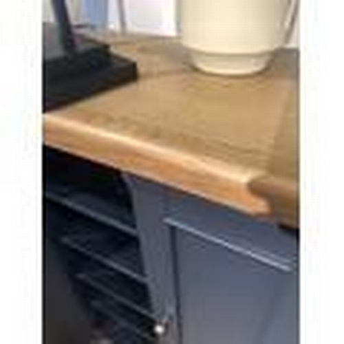 543 - Harrogate shoe cabinet. Pained blue with oak top finish. Ex display

Solid Wood Frame
4 Angled Shoe ... 