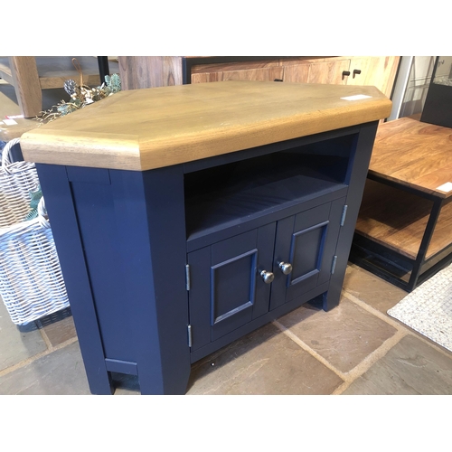 541 - Harrogate corner tv unit. Painted blue with oak top finish. Ex display

Solid Wood Frame
Cabinet Sto... 