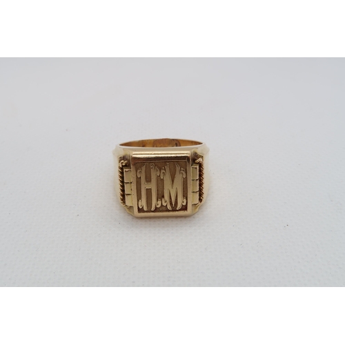 116 - A mans yellow gold (tested) signet ring - tested as approx 18ct - ring size S/T - weight approx 29.3... 