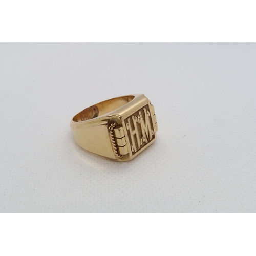 116 - A mans yellow gold (tested) signet ring - tested as approx 18ct - ring size S/T - weight approx 29.3... 