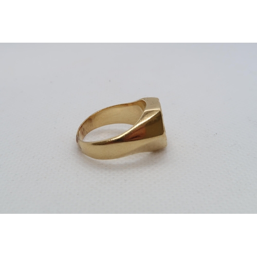 117 - A mans yellow gold (tested) signet ring - tested as approx 18ct - ring size P/Q - weight approx 14.5... 