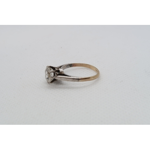 126 - A 9ct yellow gold (hallmarked) and silver single stone ring size L - approx weight 2.1 grams