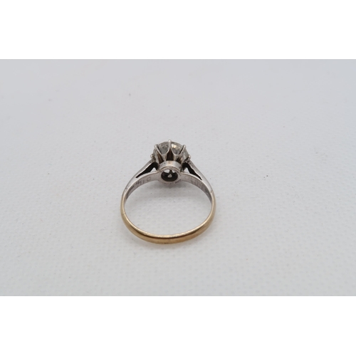 126 - A 9ct yellow gold (hallmarked) and silver single stone ring size L - approx weight 2.1 grams