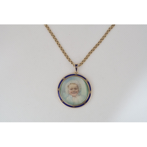 188 - An approx 9ct yellow gold (tested) and enamel frame pendant - approx 3.5cm diameter with frame and r... 