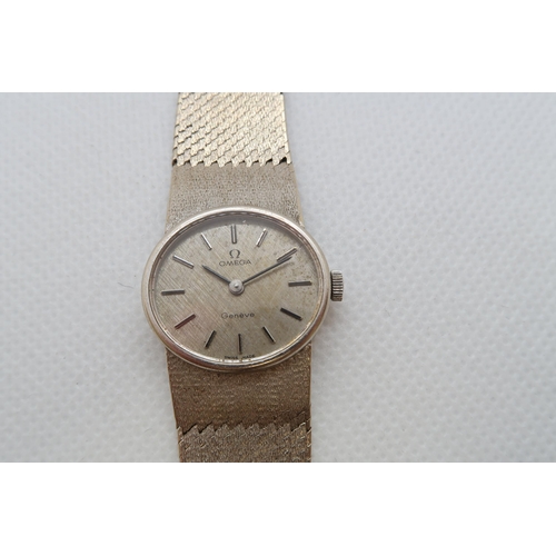 269A - An Omega Geneve ladies 9ct white gold (hallmarked) bracelet watch - oval case approx 23mm x 20mm - a... 