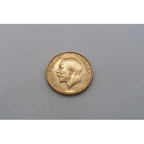 332 - A 1913 gold sovereign