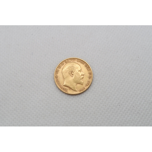 343 - A 1904 gold half sovereign