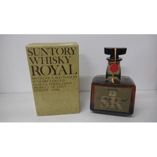 367 - A bottle of Suntory whisky Royal boxed