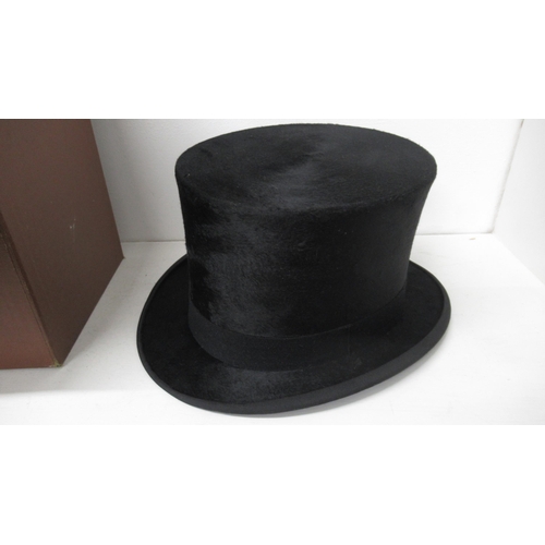 368 - Forsyth of Edinburgh top hat, boxed - inside measurement approx 20cm x 16cm