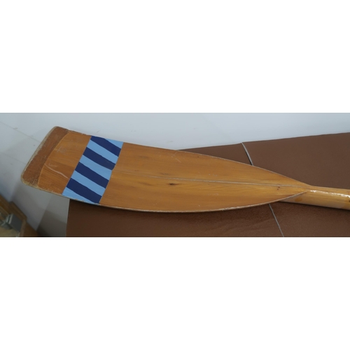 369 - A Slimline rowing blade - J. Sutton Racing Blades, Laleham Reach, Chertsey, Surrey - Tel Chertsy 602... 