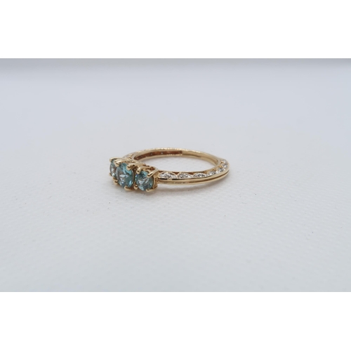 81 - A 14ct yellow gold (hallmarked) ring with Zircon - ring size Q/R - weight approx 3.4 grams