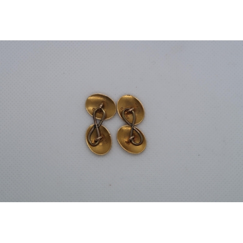 88 - A pair of 18ct yellow gold (hallmarked) cufflinks - chain tests approx 9ct - total weight approx 8.3... 