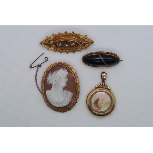 92 - Three 9ct gold brooches - Agate (hallmarked) Etruscan (hallmarked) cameo (tested) with a 9ct (hallma... 