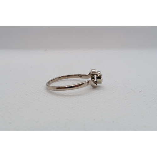 94 - A platinum and diamond ring - diamond approx 0.5ct, colour approx G/H, clarity VS1 - ring size O