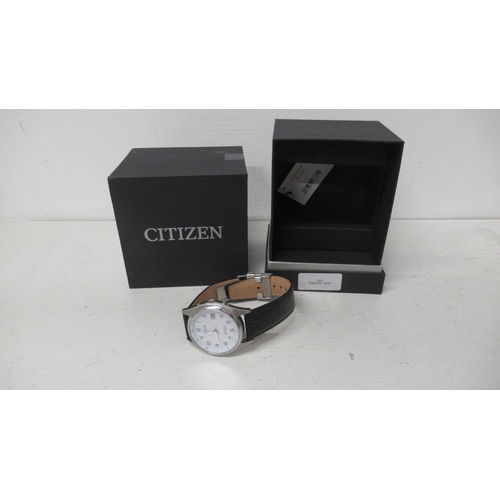 274 - A gents Citizen Eco-Drive wristwatch - steel round case 38mm with box - movement going but needs set... 