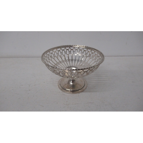 304 - An Edwardian silver basket - E.S. Barnsley & Co Birmingham 1907 - Diameter 9.5cm - approx weight 1.4... 