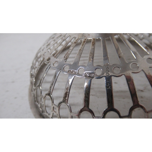 304 - An Edwardian silver basket - E.S. Barnsley & Co Birmingham 1907 - Diameter 9.5cm - approx weight 1.4... 