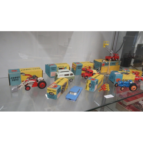 468 - Corgi models all boxed to include: Land Rover 417, Hydraulic tower wagon with broken lamp stand 14, ... 