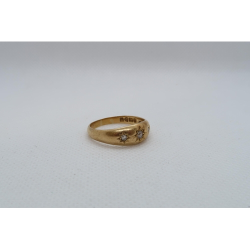 93 - An 18ct gold (hallmarked) diamond Gypsy ring size T - weight approx. 6 grams