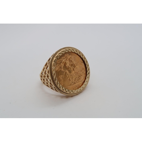 116 - A 1979 gold sovereign ring in 9ct (hallmarked) yellow gold - approx weight 12.6 grams