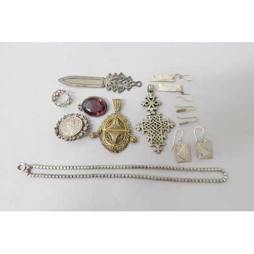 204 - Silver jewellery including pendants, earrings etc