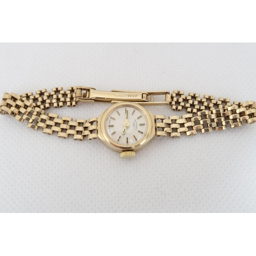 252 - A 9ct yellow gold ladies Rotary bracelet watch - approx weight 13.9 grams - together with a lades 9c... 