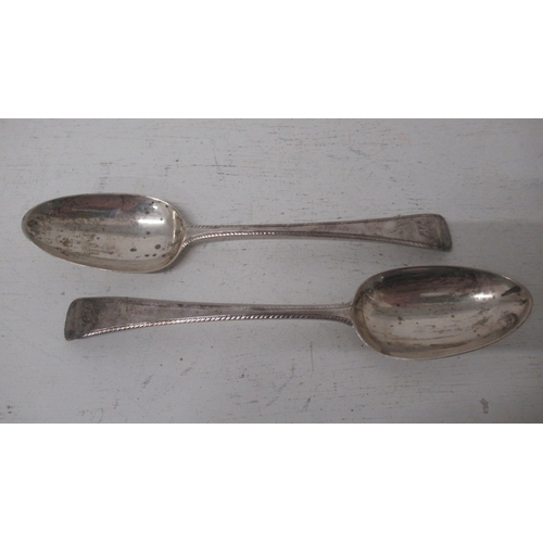 303 - A pair of George III silver table spoons, George Smith and William Fearn, London 1788, 21cm, approx ... 