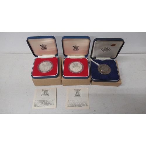 333 - Two Royal Mint silver proof Crowns QEII Silver Jubilee together with John Pinches Edward Duke of Win... 