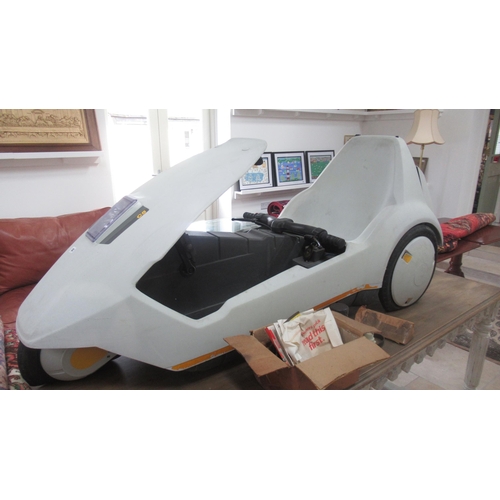 382 - A Sinclair C5 - with key and spare parts