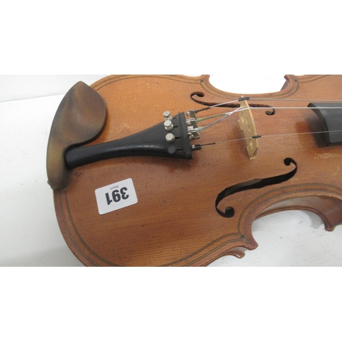 391 - A good quality early 20th century violin with a label for Hawkes & Son 'Maggini' Denmark St, Piccadi... 