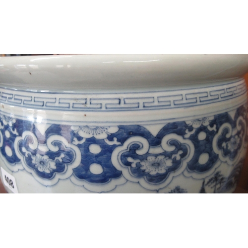 408 - A large Chinese blue and white Jardiniere decorated with continuous landscape - Height 30cm x Diamet... 