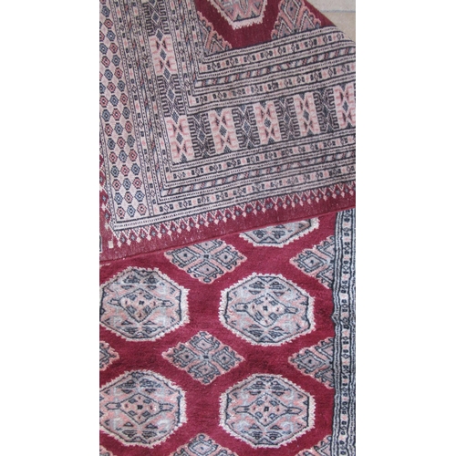 490 - An Eastern hand knotted rug - 250cm x 150cm