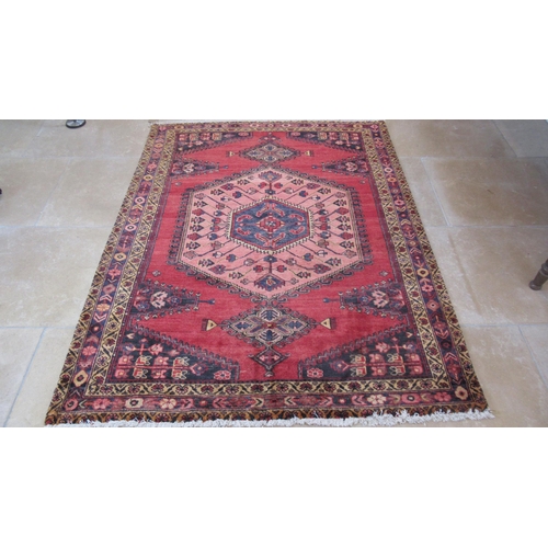 498 - A hand knotted woollen Veis rug - 2.00m x 1.60m