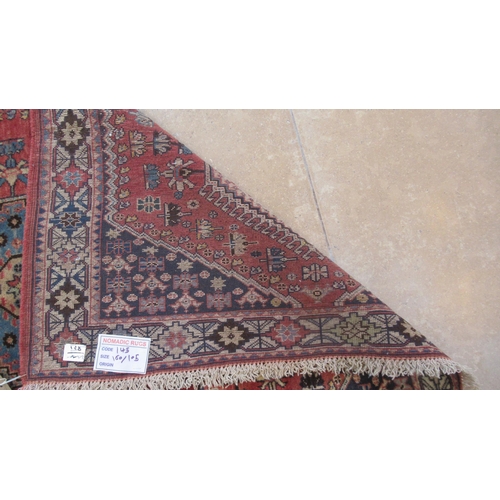 500 - A hand knotted woollen Abadeh rug - 1.50m x 1.05m