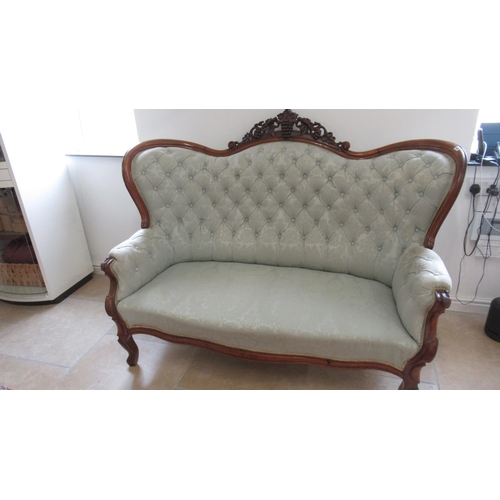 638 - A 19thc walnut continental framed settee with a buttoned back, nicely upholstered and in good condit... 