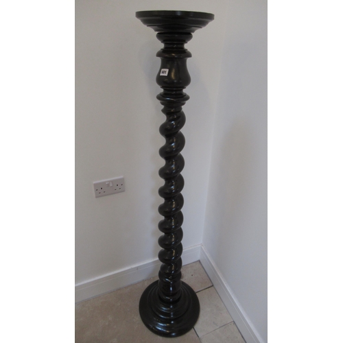 638 - A good quality plant stand on a well turned barley twist stem - Height 142cm