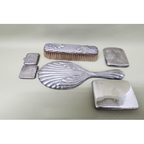 404 - A selection of H.M. silver - approx total weight 10 troy oz - Two vestas, two cigarette cases, hand ... 