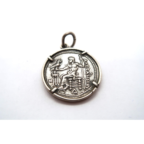 428 - A Makedonian silver tetradrache 4.5h.v.chr, Alexander head within pendant