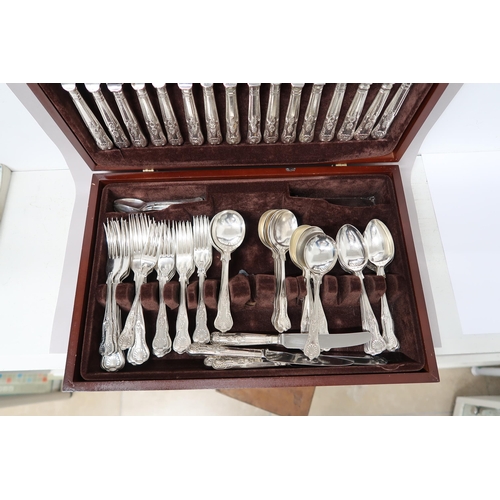 489 - A canteen of Kings Pattern cutlery in a case