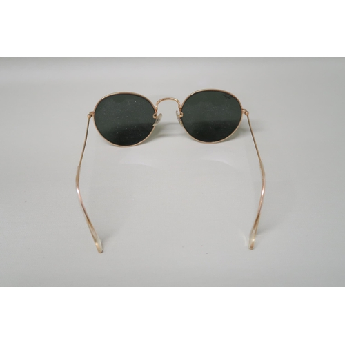 509 - A pair of Ray-ban sunglasses