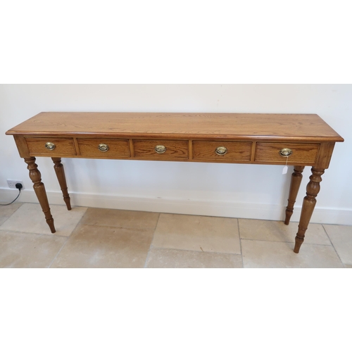 625 - A good quality oak five drawer table on turned legs - made by a local cabinet maker - Width 180cm x ... 