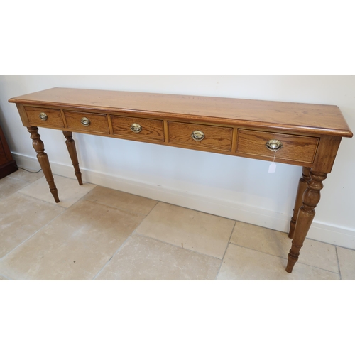 625 - A good quality oak five drawer table on turned legs - made by a local cabinet maker - Width 180cm x ... 