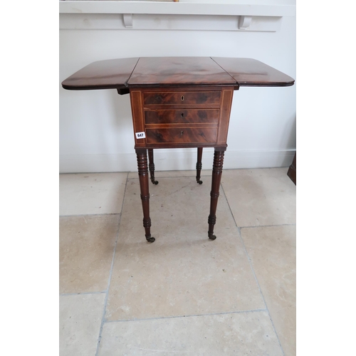 647 - A good quality early 19th century Cuban mahogany work table, three drawers and two dummy drawers ver... 