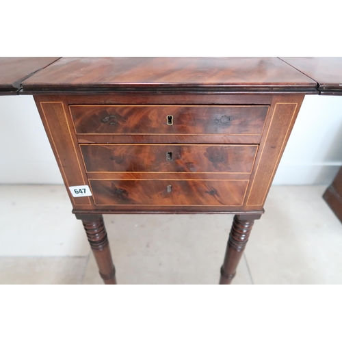 647 - A good quality early 19th century Cuban mahogany work table, three drawers and two dummy drawers ver... 